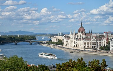 Fototapeta premium Hungarian Parliament Building, with beautiful Duna river view with blue sky