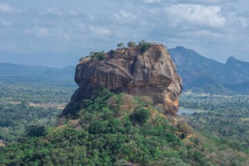 Fototapeta na wymiar Sigiriya ancient rock fortress in the northern Matale District, Sri Lanka.