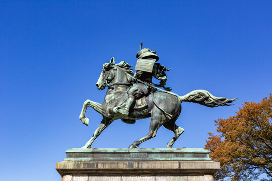 楠木正成銅像」の写真素材 | 146件の無料イラスト画像 | Adobe Stock