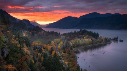 Autumn sunset at Ruthton Point, Hood River, Oregon