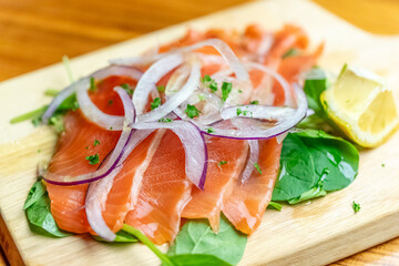 スモークサーモンのカルパッチョ