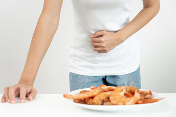food allergies, women have reactions itching and redness after eating shrimp, seafood allergy,...