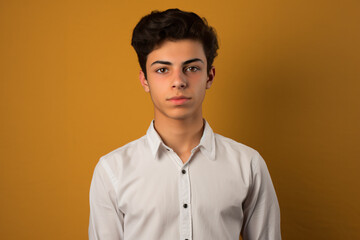 Obraz premium a young man in a white shirt and tie