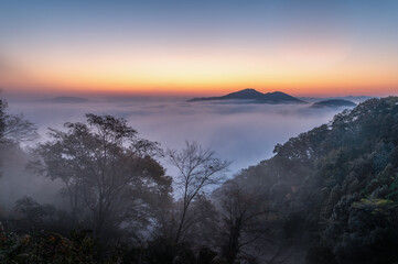 栃木県　雲海が覆いつくす鎌倉山からの風景