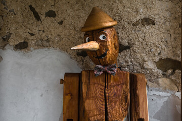 Pinocchio scolpito nel legno