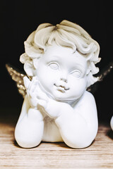 Figurine décorative représentant un ange chérubin mignon	