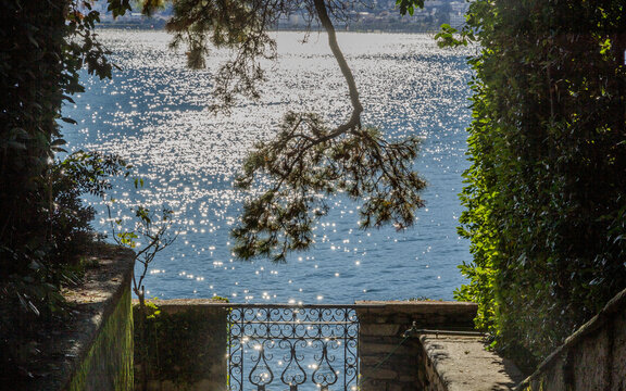 LAKE BALCONY