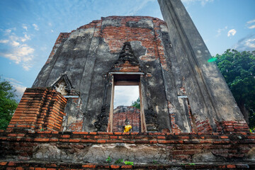 タイ国アユタヤの遺跡ワット・ボロム・プッターラーム