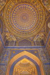 Tilla-Kori-Madrasa, Samarkand, Usbekistan. Detailansicht der vergoldeten Kuppel im Innenraum. 