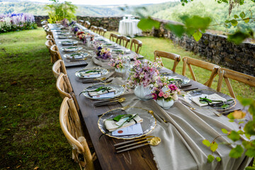 Hochzeitszauber in jedem Detail: Kreative Tischdekorationen