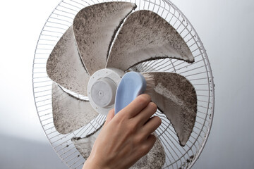 汚い扇風機の掃除