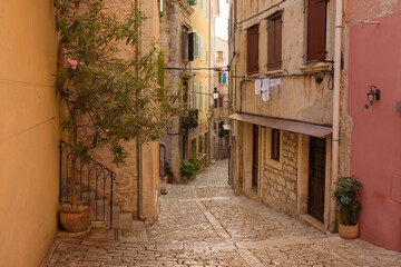 Fototapeta premium Street scene in old mediterranean town of Rovinj, Croatia.