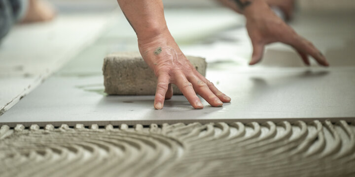 precise tile laying: expert craftsmanship and quality in contracting service