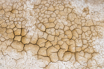 Terre craquelée en gros plan