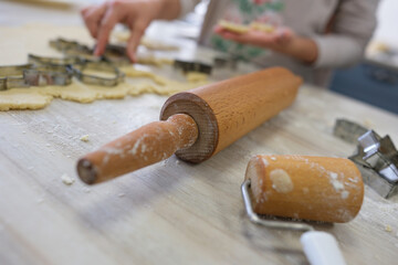 Plätzchen backen in der Weihnachtszeit