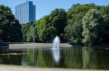 Naklejka premium Relaxing day in Slottsparken in Malmo