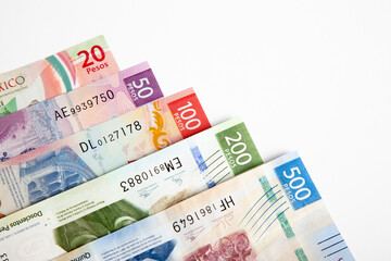 Obraz premium new bank notes of mexican peso background. 20, 50, 100, 200, 500 pesos 