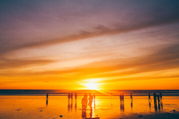 Obraz premium Gorgeous sunset in Semiyak, Bali