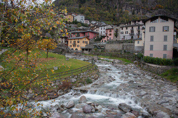 Fototapeta na wymiar village in the mountains Branzi