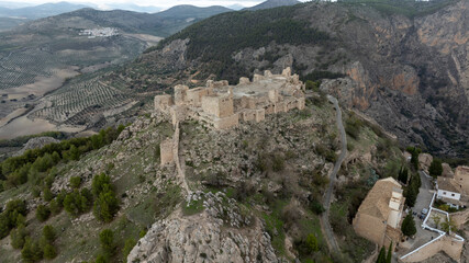 vista aérea del castillo de Moclín en la provincia de Granada, España