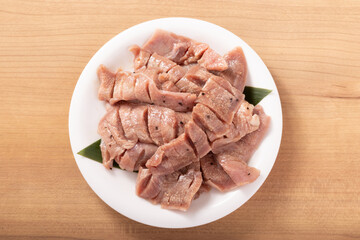 豚タン　切り落とし