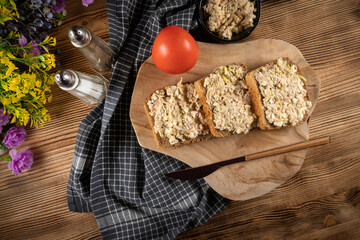 Sandwich with tuna paste and eggs.