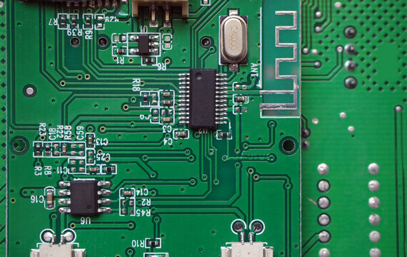 Pcb antenna and surface-mount integrated circuit on board.