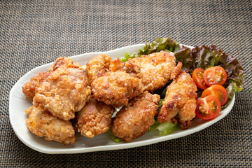 唐揚げ(鶏もも肉の唐揚げ)。
