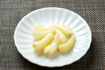 ラッキョウの甘酢漬け。
