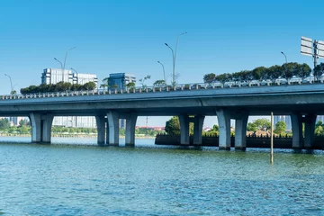 Photo sur Plexiglas Pont Vasco da Gama Amazing Modern Bridge against blue sky
