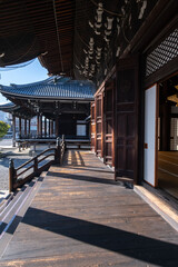 Naklejka premium 興正寺，京都，寺， 日本の建築物，木造，伝統, 日本の文化，建築,，アジア，仏塔,，古代， 旅行，日本,，伝統，歴史