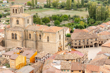 Peñaranda de Duero, Spain - October 13, 2023: views of the main square and the medieval historic center of the town of Peñaranda de Duero in the province of Burgos, Spain - obrazy, fototapety, plakaty