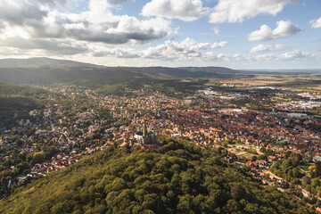 Luftaufnahme Stadt Wernigerode bei schönem Wetter
