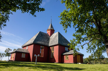 Fototapeta na wymiar a wooden church in lofoten