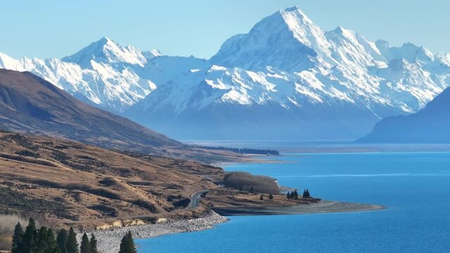 Majestic mountain peak of Mount Cook and Lake Pukaki lookout, popular tourist spot in New Zealand.