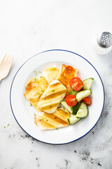 Grilled halloumi cheese with vegetables