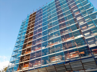 Lavori in corso nel cantiere edile