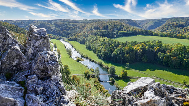 Blick vom Rabenstein auf den Donauflusslauf	