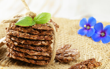healthy eating flax seed crackers