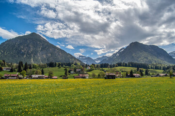 Naklejka premium A small town in a mountain valley