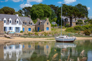 Fototapeta na wymiar Paysage breton dans le Golfe du Morbihan en Bretagne, France.