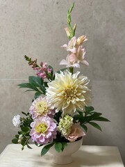 Obraz na płótnie Canvas bouquet of dahlias