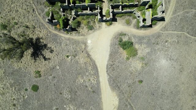 Ru&iacute;nas Abandonado Sanat&oacute;rio Albergaria Grandella Desmoronamento Desabitado Destru&iacute;do Obra Constru&ccedil;&atilde;o Parque Municipal Cabe&ccedil;o de Montachique Ribas de Cima Fanh&otilde;es Lisboa Portugal Cabe&ccedil;o de Montachique