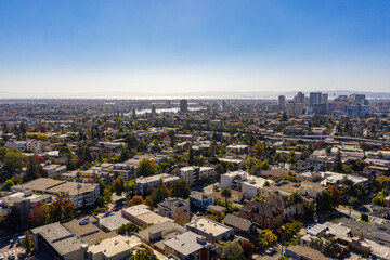 Obraz premium Aerial images over housing and apartment communities in Oakland, California