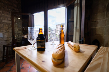 Trujillo eatery, beer, sandwiches, rustic charm, warm village hospitality.