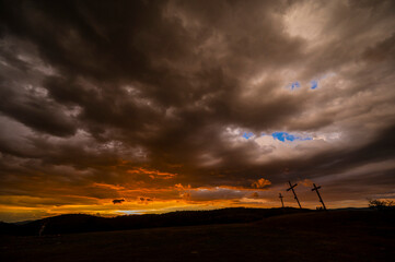 atardecer y cruces