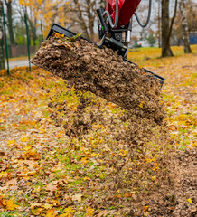 Angle tilt mini excavator bucket excavating and earthmoving