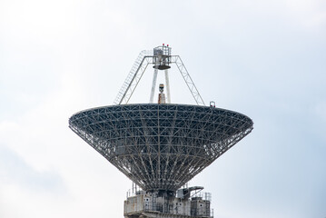 Large radio telescope, parabolic antenna