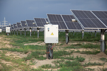 Smart combiner box in solar farm