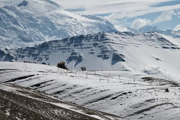 Crédence de cuisine en verre imprimé Vinicunca Vinicunca, Peru - September 18, 2023: Majestic snow-capped peaks in Vinicunca, a breathtaking view of nature's beauty captured by datsphotoadventures.